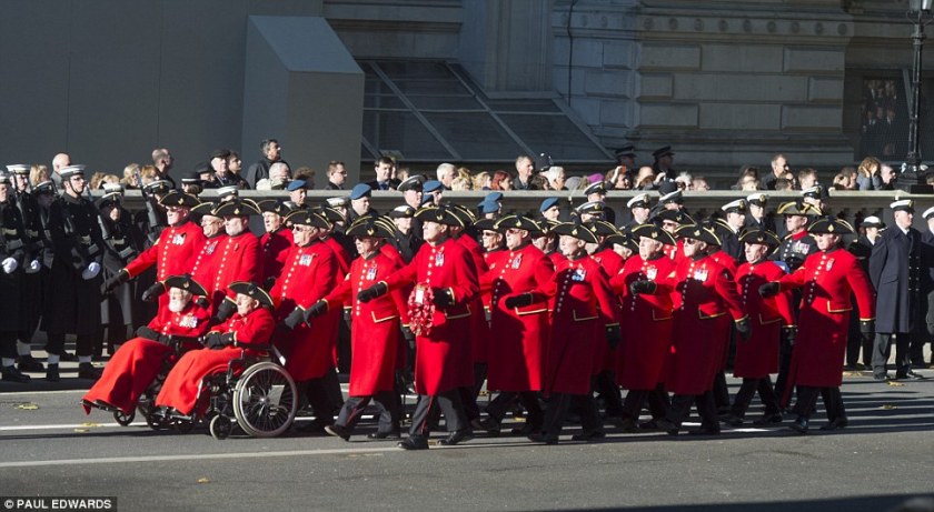 article-2496940-1953AA9700000578-963_964x530